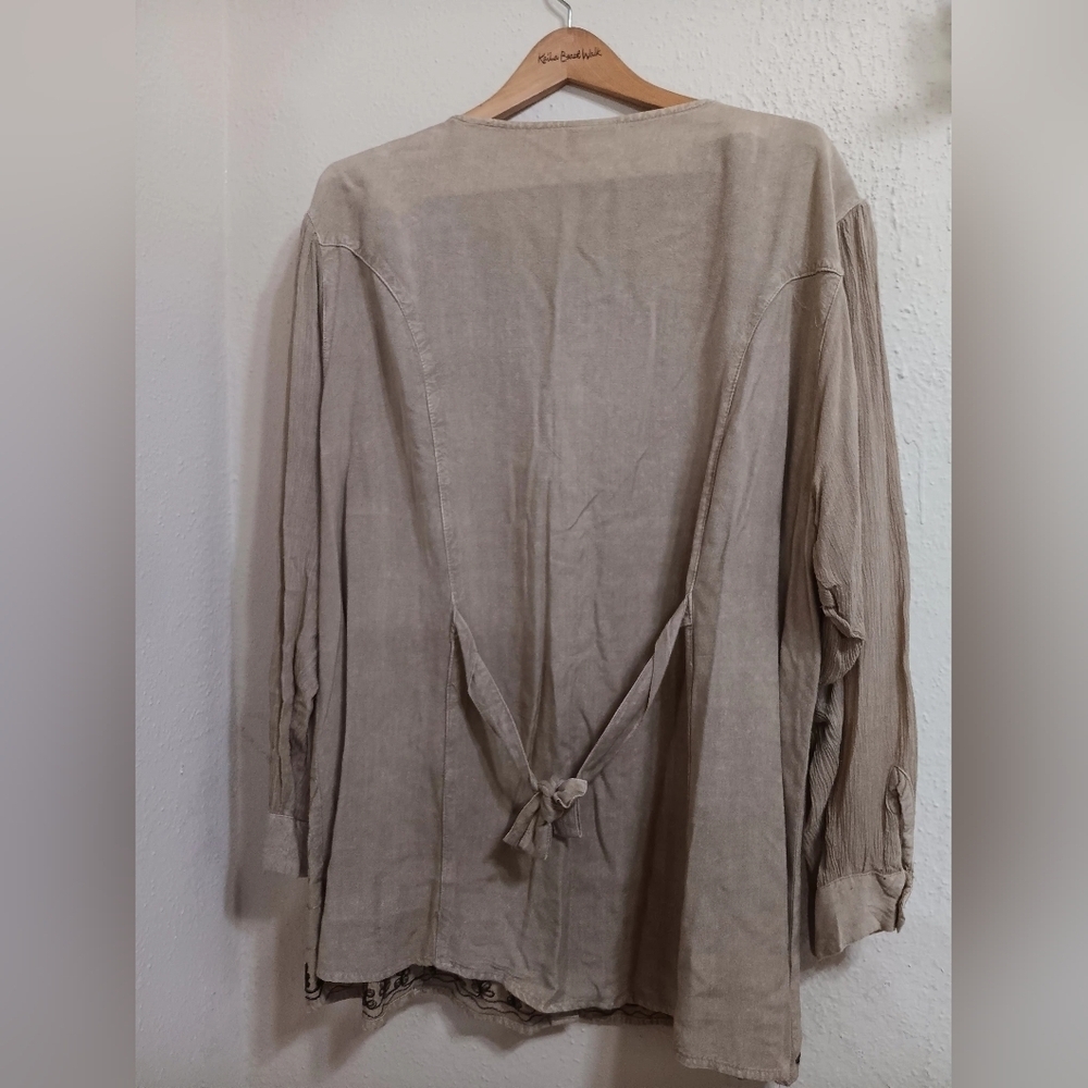 Floral Embroidered Beige Blouse - Picture 8 of 10